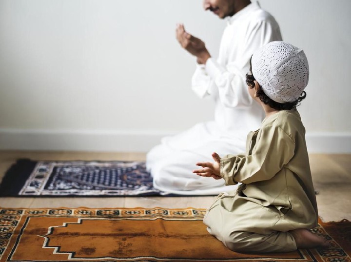 anak belajar shalat - Cara Mendidik Anak dalam Agama Islam