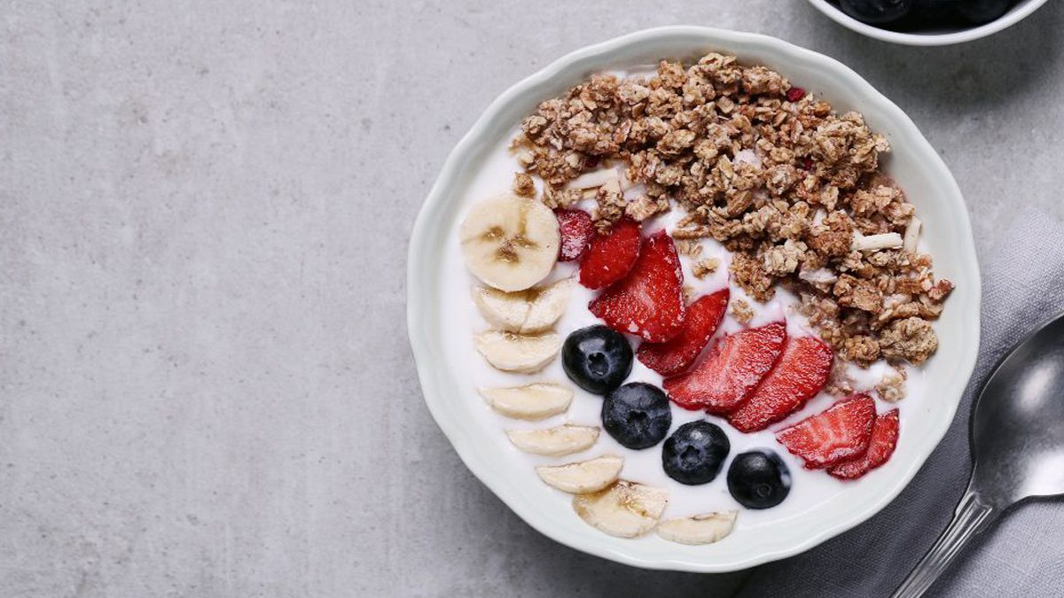 Resep Oatmeal Pisang Strawberry Untuk Diet Pasti Rendah Kalori